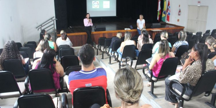 Secretaria de Saúde de São João Batista promove reunião intersetorial sobre a dengue