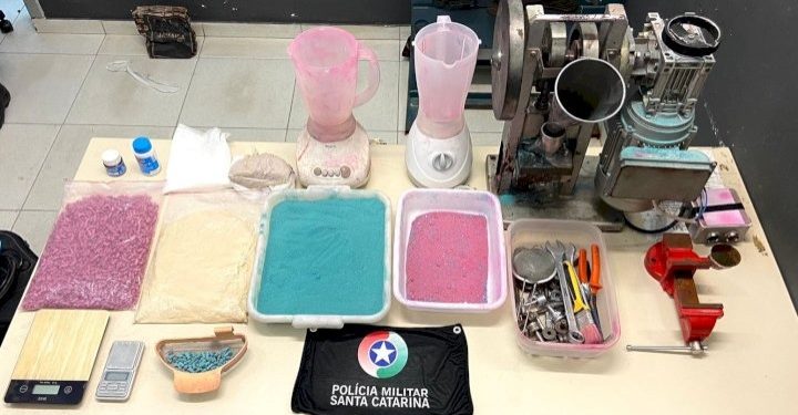 Polícia Militar desarticula laboratório de drogas sintéticas