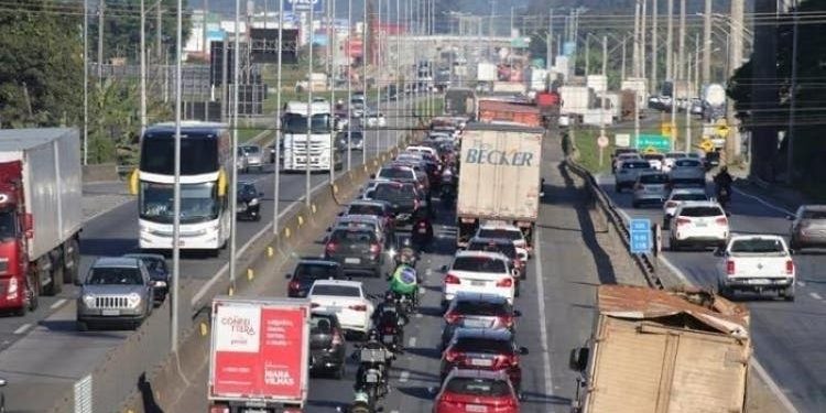 PRF prevê rodovias de maior movimento em SC na volta do feriado de carnaval; veja trechos