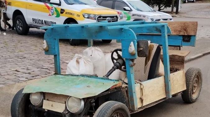 PMRv flagra veículo artesanal circulando pela SC-390, em Celso Ramos