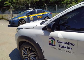 Três adolescentes de 14 e 13 anos que viajavam escondidos dos pais são interceptados na BR-280 em Rio Negrinho