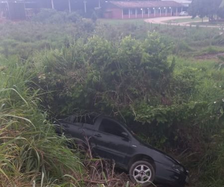 Polícia Militar Rodoviária atende saída de pista na SC 410 em Canelinha