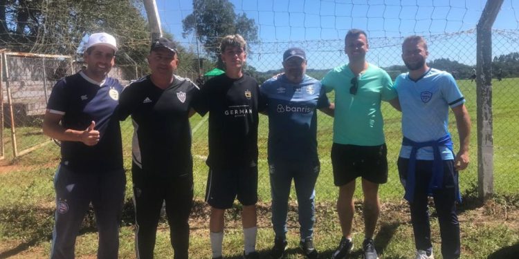 Atleta batistense realiza teste na Chapecoense