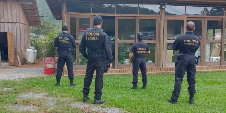 Polícia Federal indicia 18 pessoas por desvio de cargas dos Correios