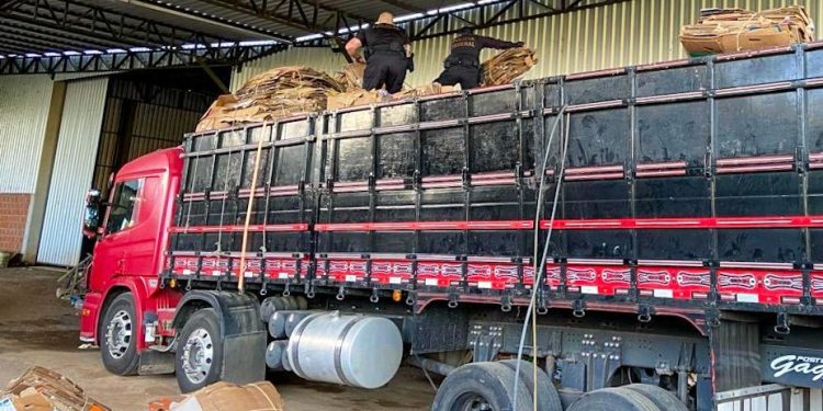 Polícia Federal combate grupo criminoso especializado na importação clandestina de baterias estrangeiras e lavagem de dinheiro