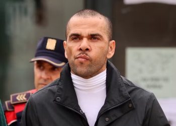 Daniel Alves é liberado da detenção em Barcelona após um período de 14 meses