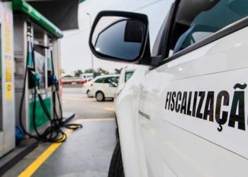 PROCON SC realiza fiscalização aos postos de combustíveis da Grande Florianópolis