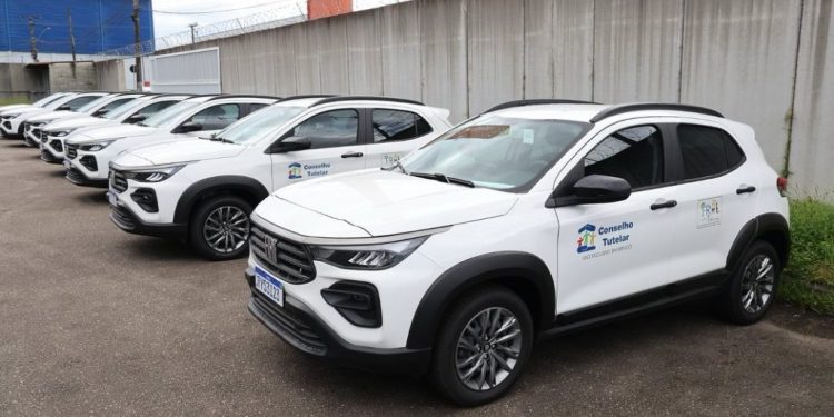 Conselho Tutelar de Canelinha recebe automóvel do Ministério Público