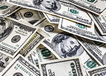 Dólar sobe significativamente e atinge o nível mais alto em mais de um ano