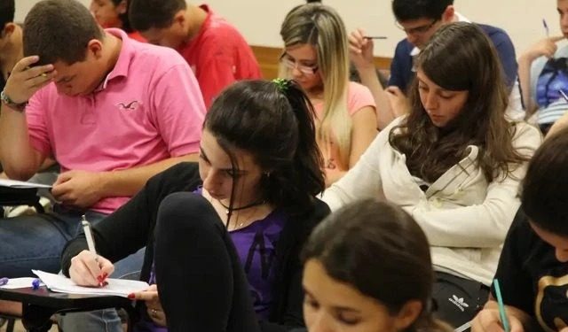 Termina nesta sexta-feira (26) o prazo final para solicitar isenção no Exame Nacional do Ensino Médio