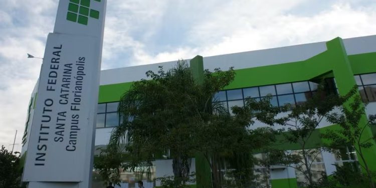 IFSC abre vagas em 7 cidades