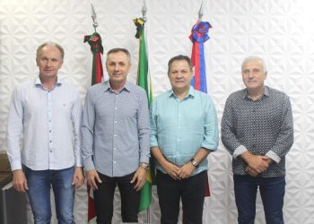 Prefeito de São João Batista recebe visita do Ceo do Grupo Koch