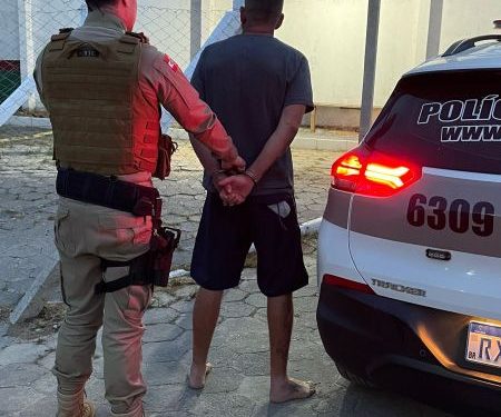 Polícia Militar captura homem procurado durante barreira Policial em Canelinha