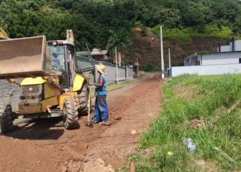 Samae amplia rede de abastecimento de água na rua Trentina, bairro Ponta Fina Sul