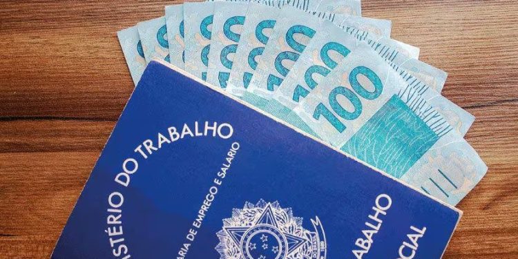 Salário mínimo para 2025 será de R$1.502,00 com aumento de 6,37%
