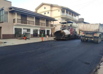 Rua João Andregtoni recebe pavimentação asfáltica em São João Batista