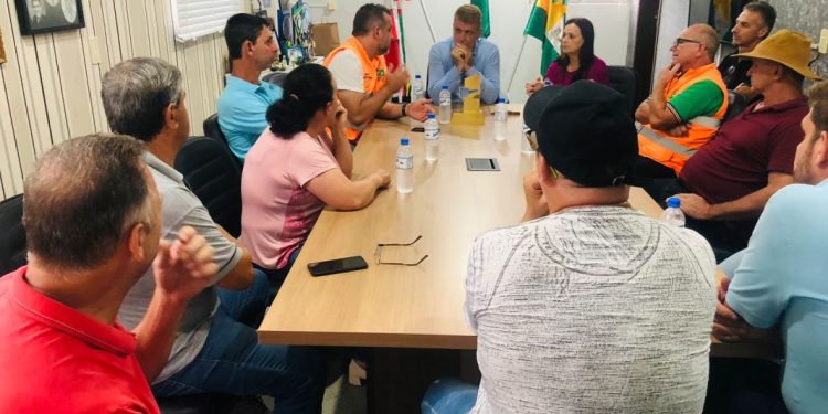 Secretário Jerry Comper se reúne com prefeito de Major Gercino sobre SC-408