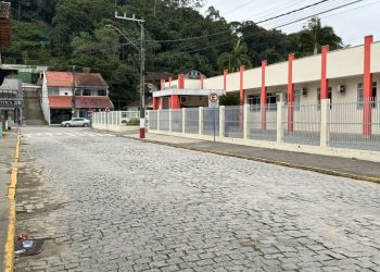 Prefeitura de Nova Trento implementa mudanças na Rua Francisco Valle, no Centro
