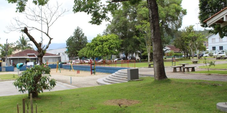 Oficina de Violão na Praça acontece neste domingo em São João Batista