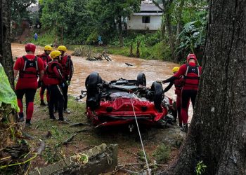 Equipes do CBMSC localizam veículo e vítima que foram arrastados em Ipira