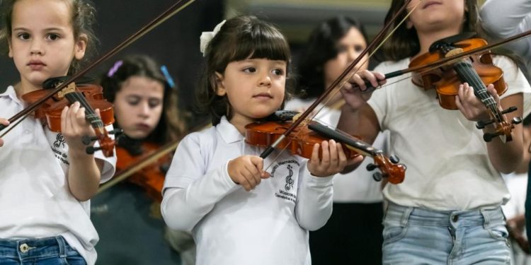 Encontro de Outono dos Violinos encanta Canelinha com melodias inesquecíveis