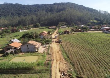 Trecho da rua Ângelo José Hermes receberá sistema de drenagem e pavimentação com lajotas