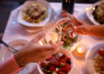 Expectativa de Aumento de 30% no Faturamento de Bares e Restaurantes de SC no Dia dos Namorados