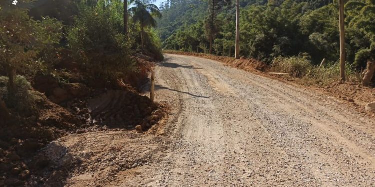 Trânsito no bairro Salto, em Nova Trento, será interditado para pavimentação a partir de segunda