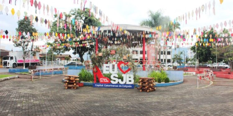 Devido ao feriado do Padroeiro, repartições públicas municipais de SJB não terão expediente na segunda-feira