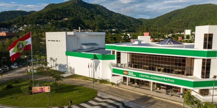 Arrecadação de Santa Catarina Aumenta 12,6% em Maio com Recuperação de ICMS Atrasado