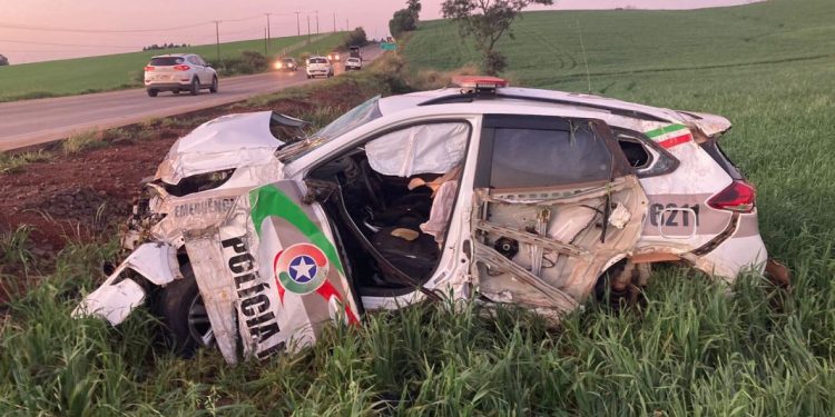 Grave acidente: Viatura atingida por veículo conduzido pelo suspeito de tentativa de feminicídio