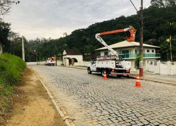 JMM instala novas luminárias de LED na estrada geral dos bairros Cascata e Espraiado em Nova Trento