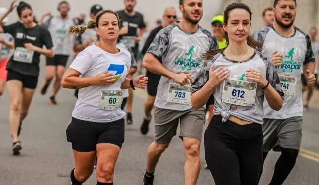 2ª Corrida do Atirador reúne mais de quinhentos atletas em Brusque