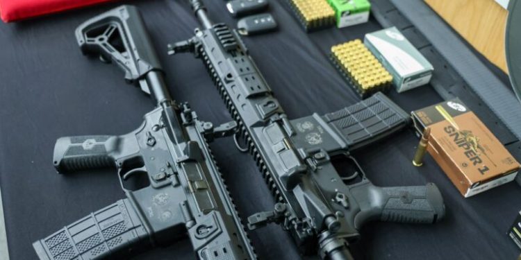 PCSC comemora 212 anos com entrega de fuzis, viaturas , softwares e homenagem aos policiais civis