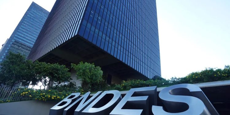 BNDES anuncia concurso com 150 vagas e salários de R$ 20,9 mil; saiba como se inscrever