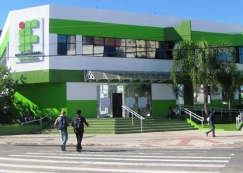 IFSC abre mais de 2 mil vagas em cursos técnicos em 15 cidades; saiba como se inscrever