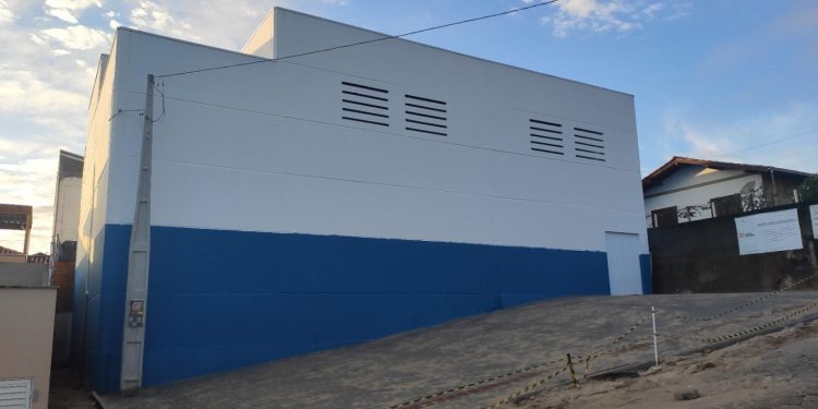 Inauguração da quadra de esportes da Escola Sinézio é transferida para o dia 1º de agosto