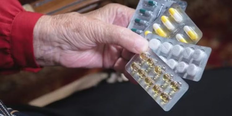 Mais de 300 medicamentos podem ficar mais baratos com a reforma tributária: de viagra a remédios para asma