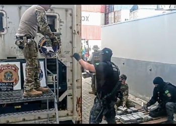 Polícia Federal e Receita Federal apreendem cerca de 33 kg de cocaína no Porto de Itapoá