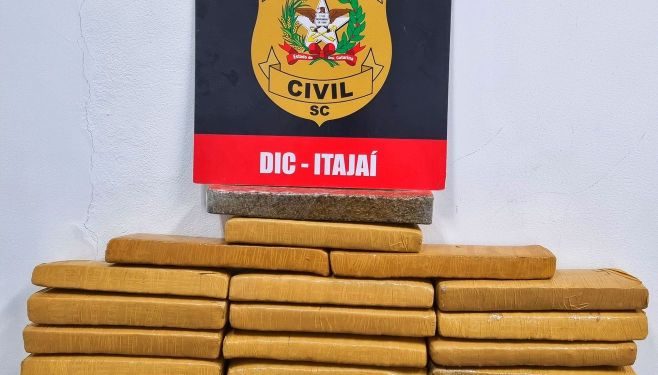 Dic de Itajaí prende irmãos por tráfico de drogas e apreende 20kg de maconha