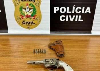 Polícia Civil prende homem em flagrante pelo crime de posse irregular de arma de fogo