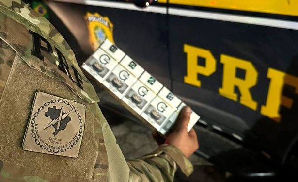 250 mil maços de cigarros paraguaios são localizados escondidos em carreta na BR-101 em Biguaçu
