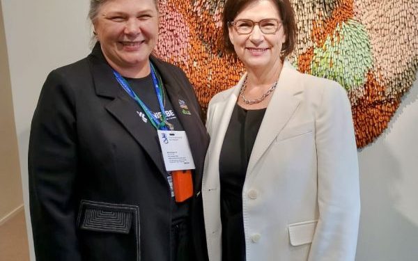 Reitora da Unifebe se reúne com a secretária do Ministério de Educação e Cultura da Finlândia