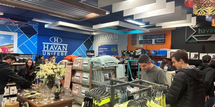 Acadêmicos exploram uso de Inteligência Artificial para elaboração de estratégias de vendas