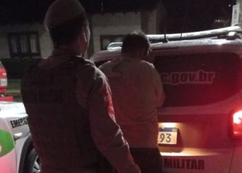 Polícia Militar de Nova Trento prende homem portando arma de fogo