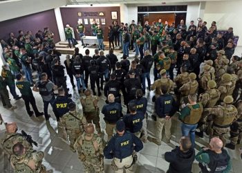 PRF participa de operação do GAECO contra quadrilha de roubo de veículos em SC