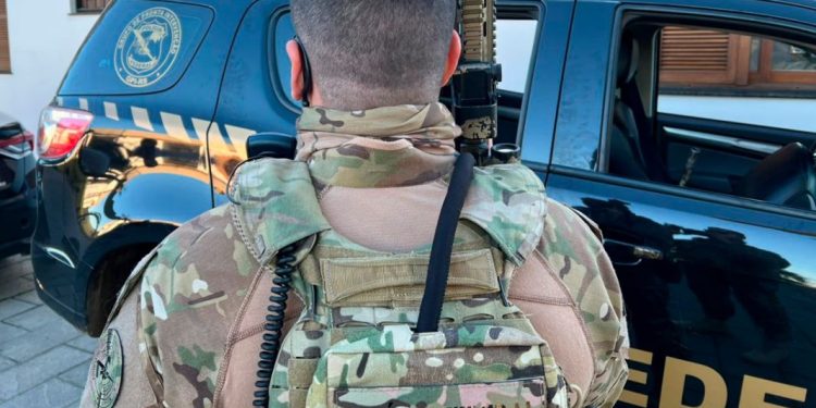 Polícia Federal investiga a prática de crimes eleitorais e desvio de recursos públicos