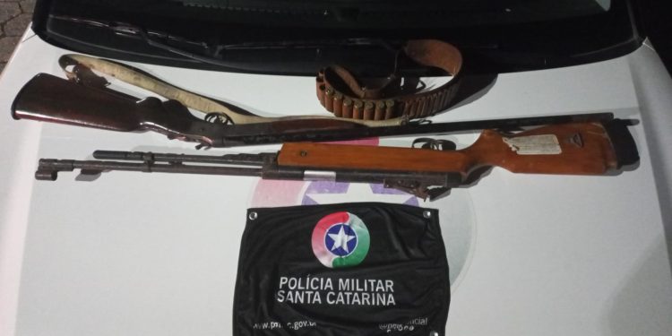 Após denúncia de violência doméstica Policia Militar prende suspeito e apreende arma de fogo em Nova Trento