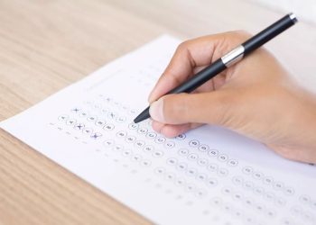 Concurso da Educação de SC: candidatos a professor fazem prova neste domingo