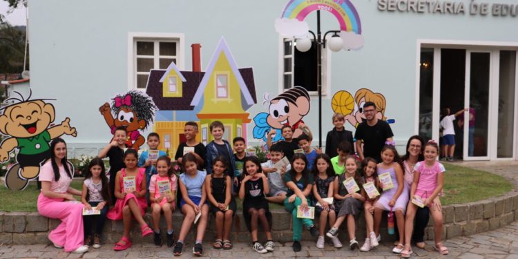 Secretaria de Educação de Canelinha tem Semana das Crianças com palestra de conscientização